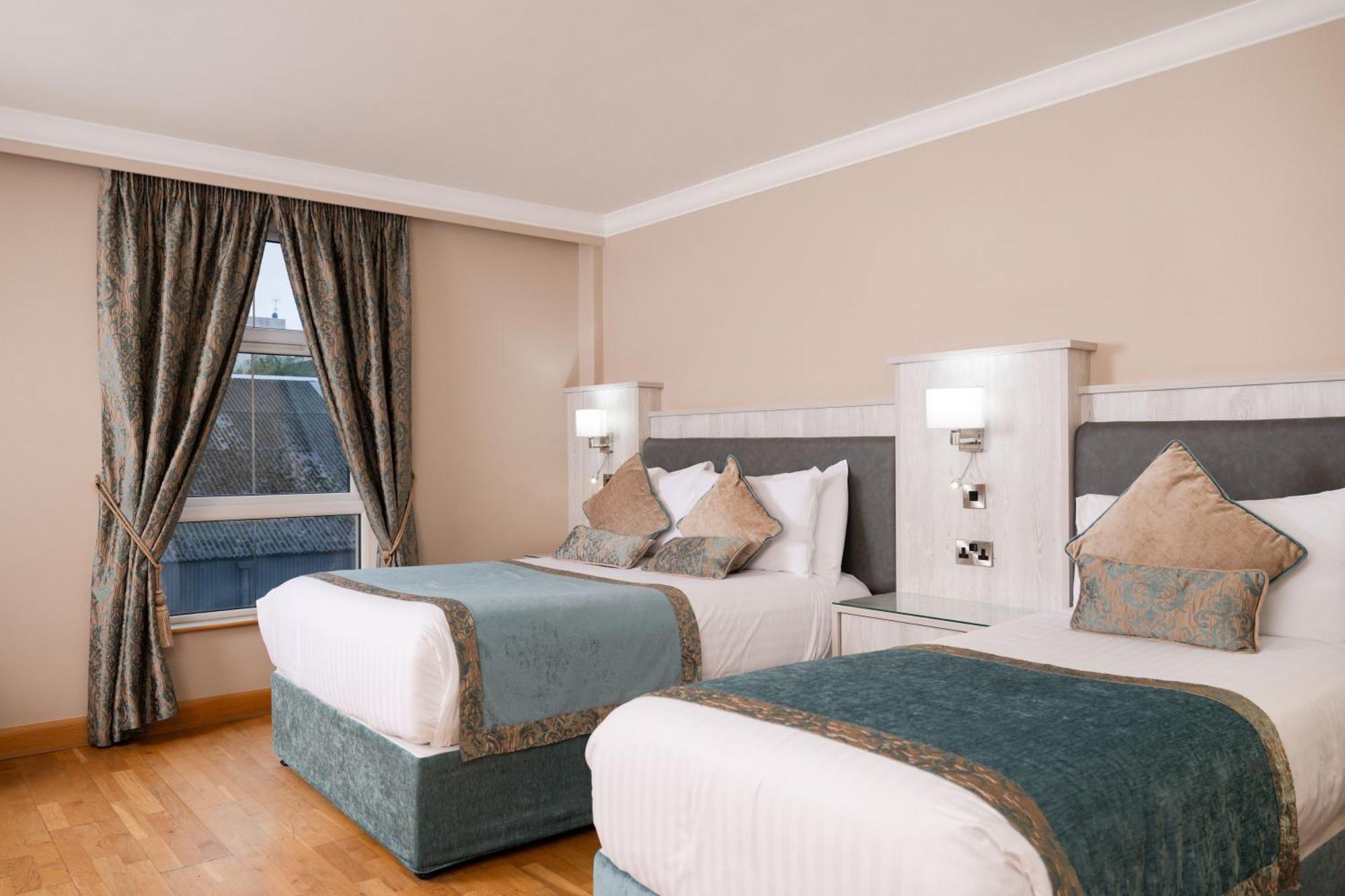 The Villa Rose Hotel & V-Spa Ballybofey Exterior foto